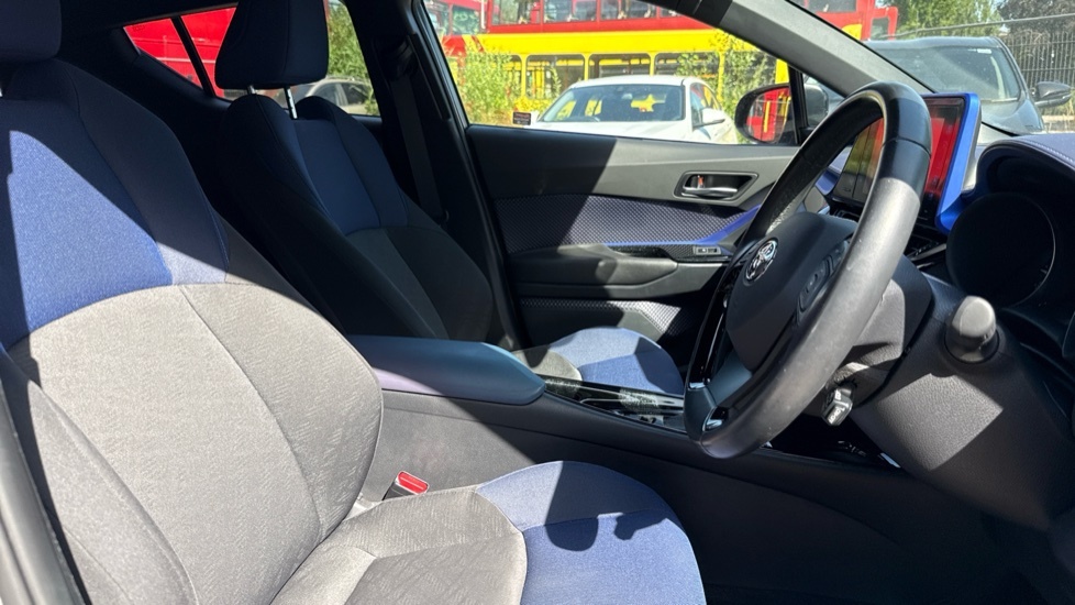 Toyota C-Hr Excel 1.8Cvt Black #12