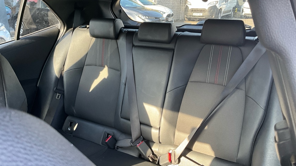 Toyota Corolla 1.8 Vvt-i Hybrid Icon Tech Cvt White #39