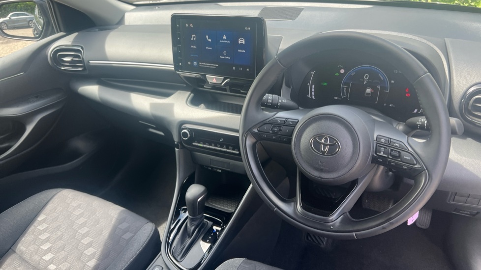 Toyota Yaris Icon Green #7