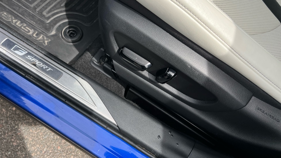 Lexus UX 250H 2.0 Cvt 17In Alloyspremium Packnav Blue #42