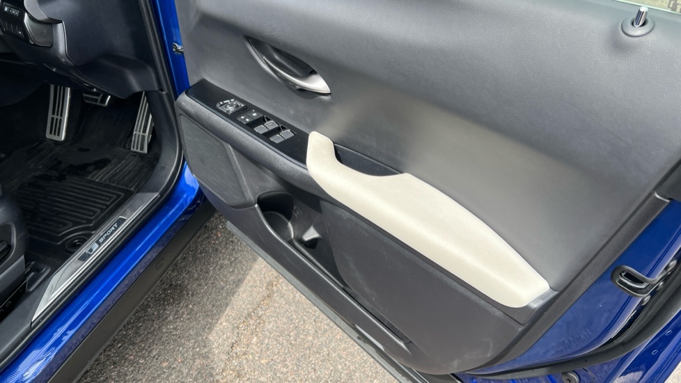 Lexus UX 250H 2.0 Cvt 17In Alloyspremium Packnav Blue #37