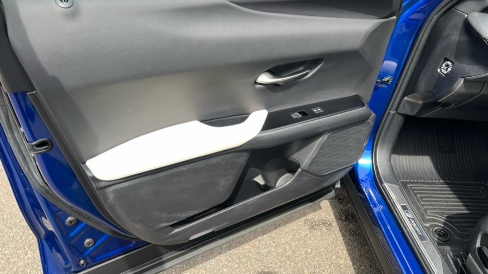 Lexus UX 250H 2.0 Cvt 17In Alloyspremium Packnav Blue #41