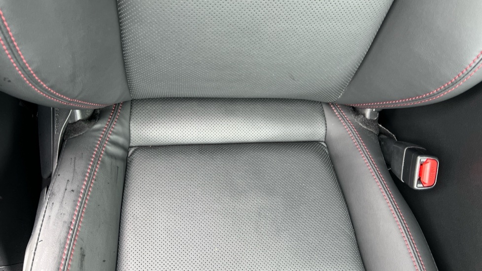 Lexus LBX 1.5 Vvt-ie Takumi E-cvt Euro 6 Ss Silver #15