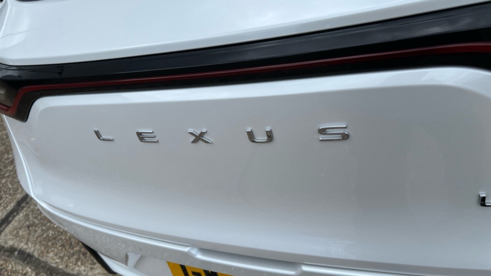 Lexus LBX 1.5 Vvt-ie Takumi E-cvt Euro 6 Ss Red #33