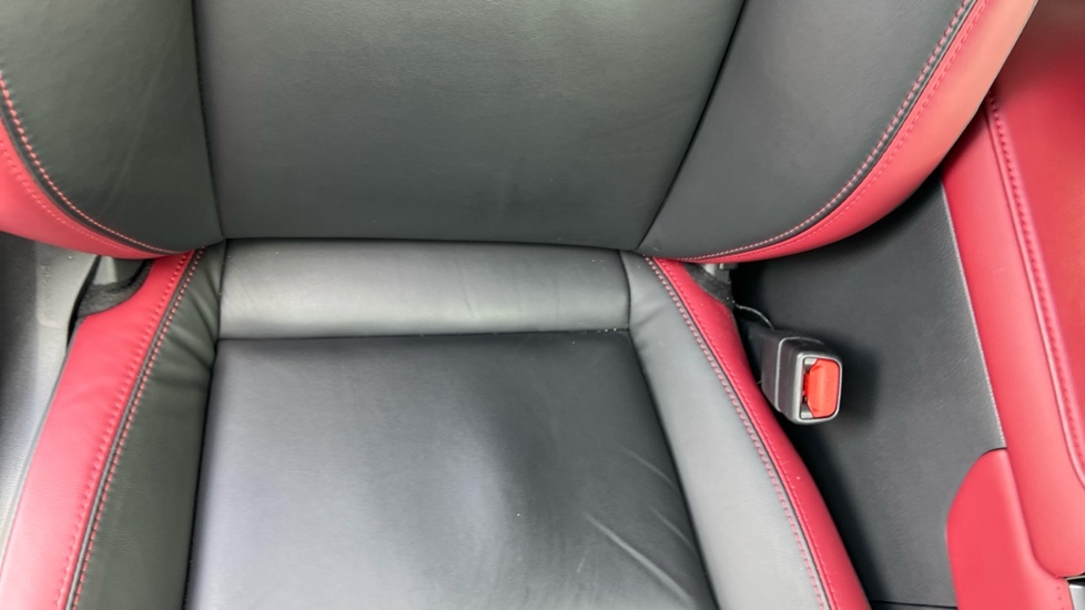 Lexus LBX 1.5 Vvt-ie Takumi E-cvt Euro 6 Ss Red #15