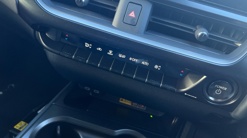 Lexus UX 300E 150Kw 72.8 Kwh Takumi E-cvt Silver #33