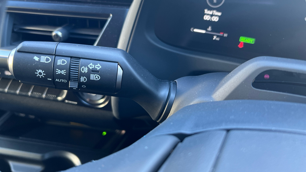 Lexus UX 300E 150Kw 72.8 Kwh Takumi E-cvt Silver #38