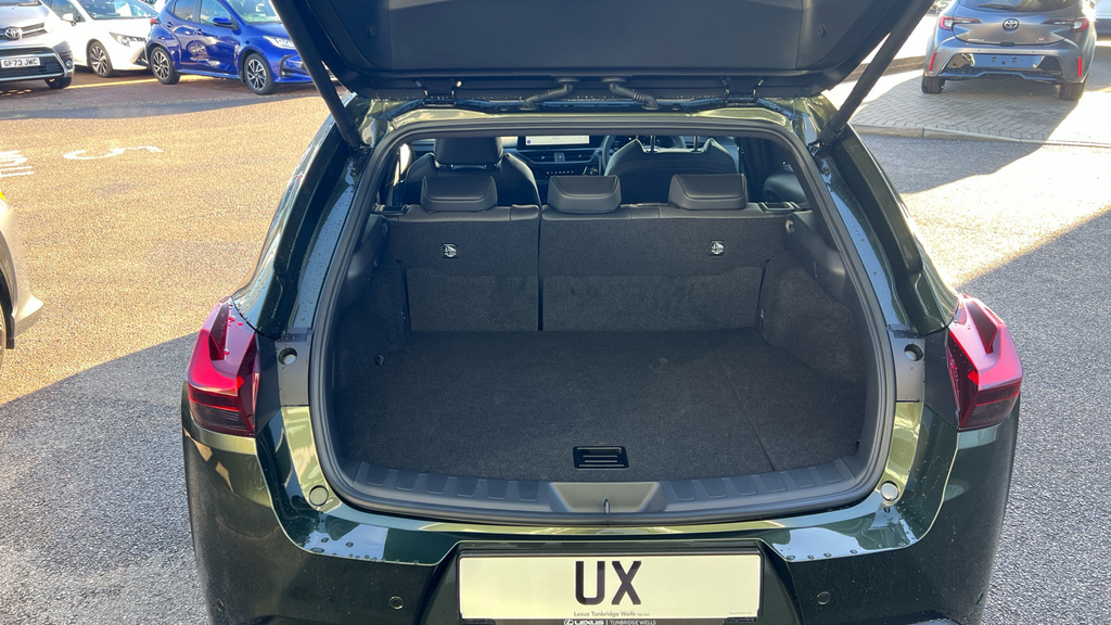 Lexus UX 300E 150Kw 72.8 Kwh Takumi E-cvt Silver #15