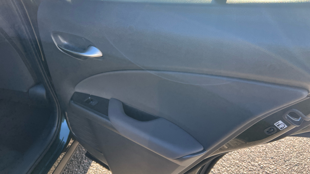 Lexus UX 300E 150Kw 72.8 Kwh Takumi E-cvt Silver #28