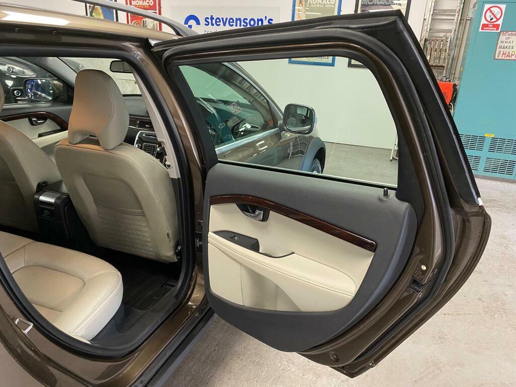 Volvo XC70  Black #40