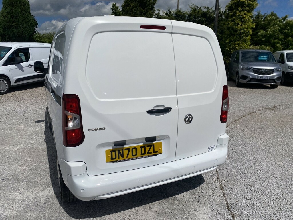Vauxhall Combo 1.5 Turbo D 2300 Sportive L2 H1 Euro 6 Ss White #9