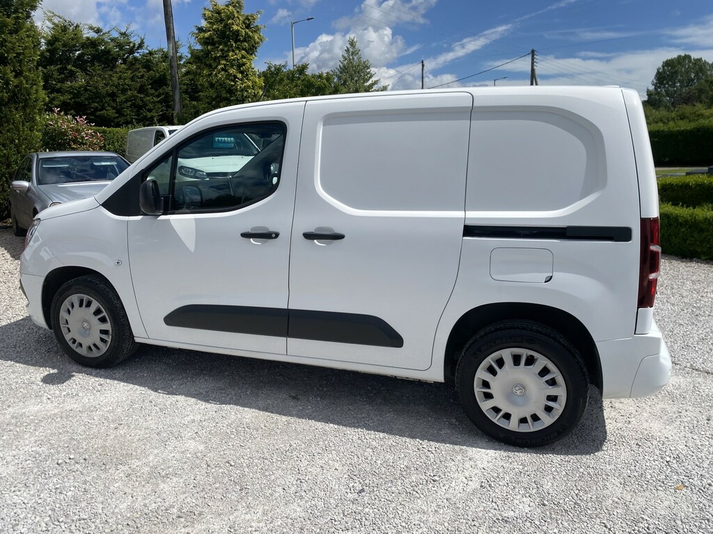 Vauxhall Combo 1.5 Turbo D 2300 Sportive L2 H1 Euro 6 Ss White #7