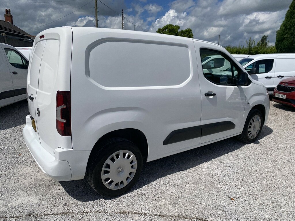 Vauxhall Combo 1.5 Turbo D 2300 Sportive L2 H1 Euro 6 Ss White #14
