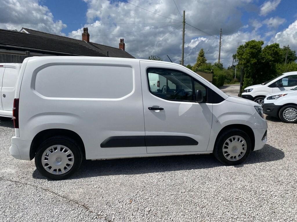 Vauxhall Combo 1.5 Turbo D 2300 Sportive L2 H1 Euro 6 Ss White #15