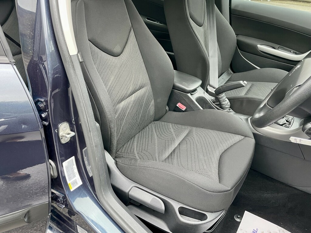 Peugeot 308 SW 308 Active Navigation Version Sw E-hdi Black #12