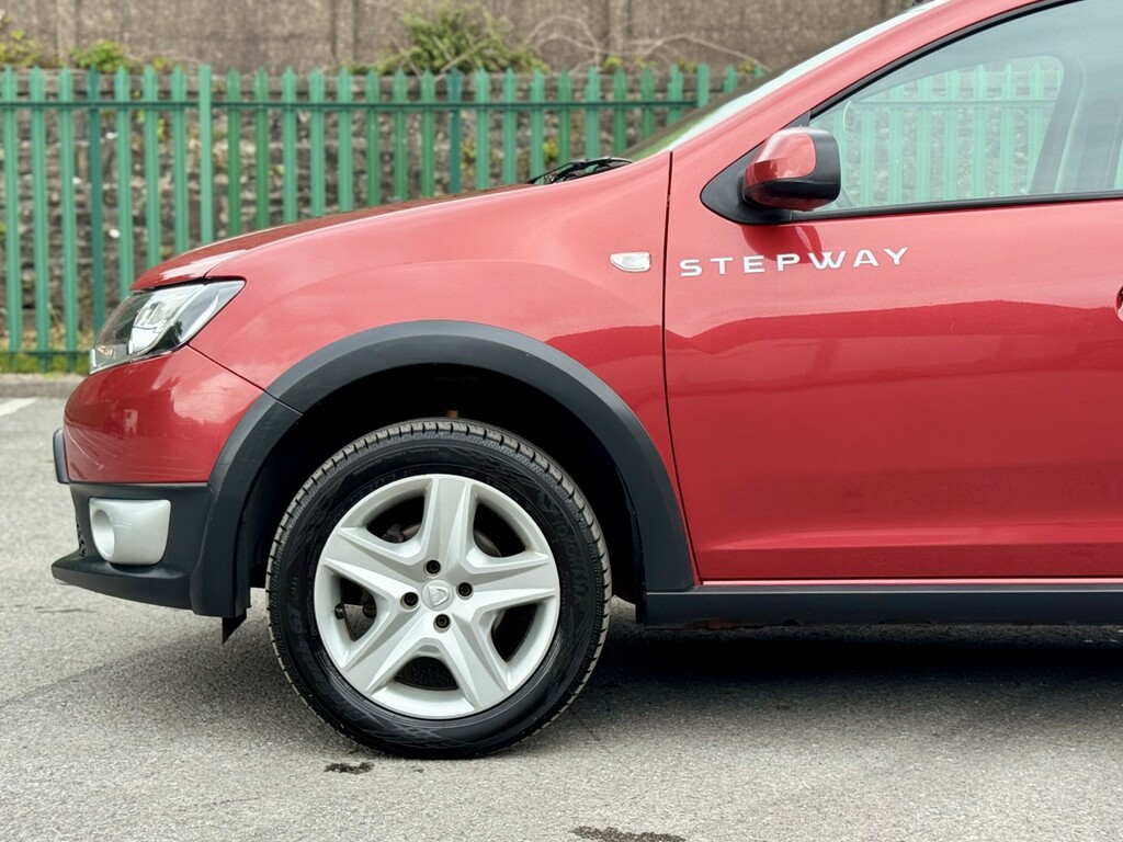 Dacia Sandero Stepway Hatchback 1.5 Dci Laureate Euro 5 201414 White #17