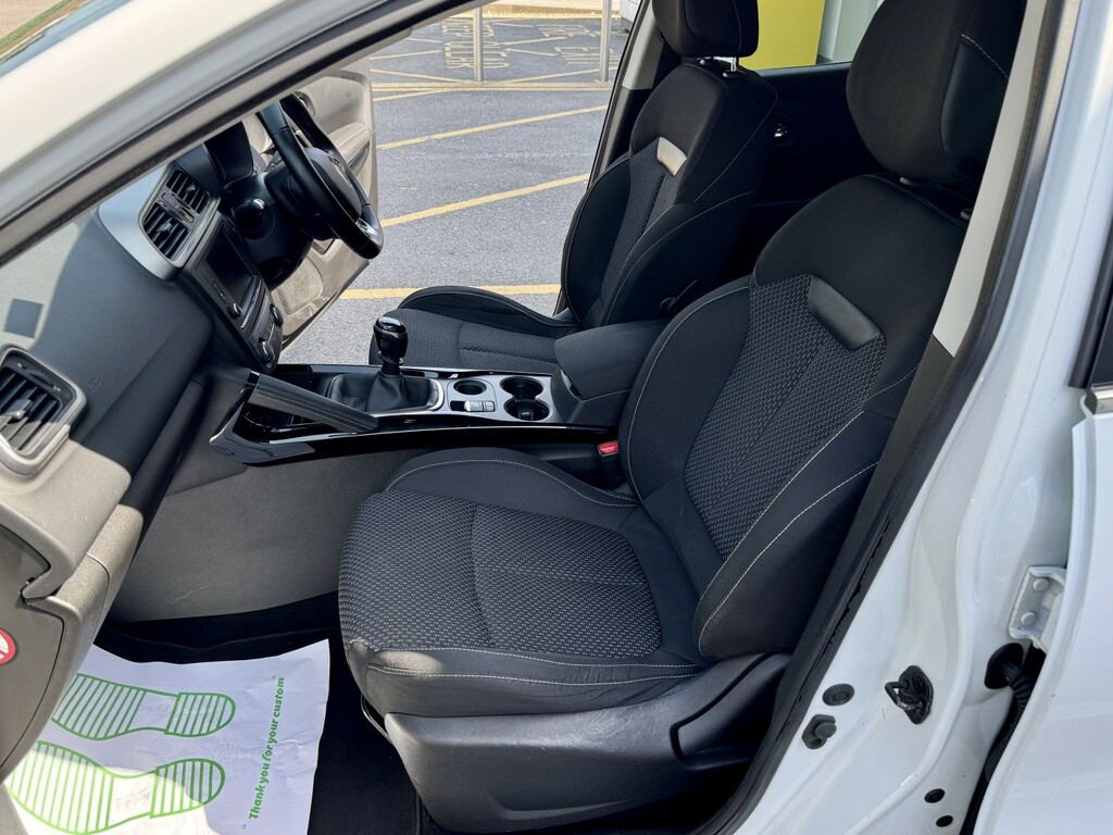 Renault Kadjar 1.5 Dynamique Nav Dci 110 White #6