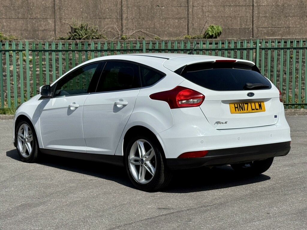 Ford Focus Hatchback 1.5 Tdci Zetec Edition 201717 White #3