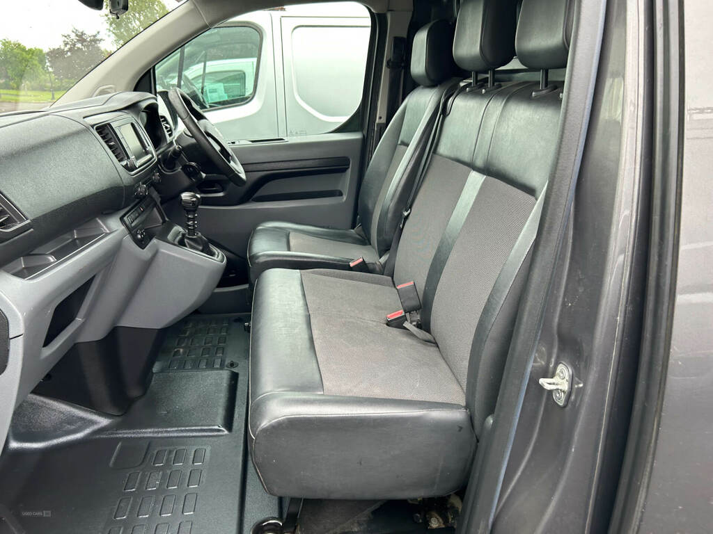 Vauxhall Vivaro 3100 2.0D 120Ps Dynamic H1 Van DL69XHE Grey #2