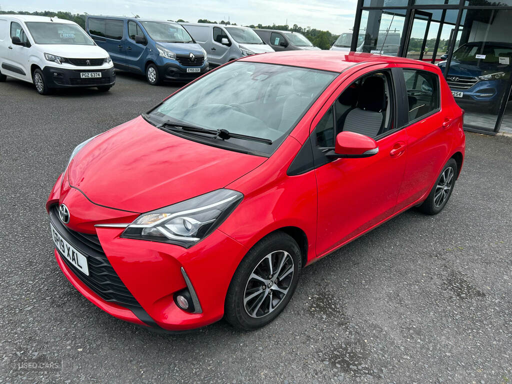 Toyota Yaris 1.5 Vvt-i Icon Tech GP19XAL Red #2