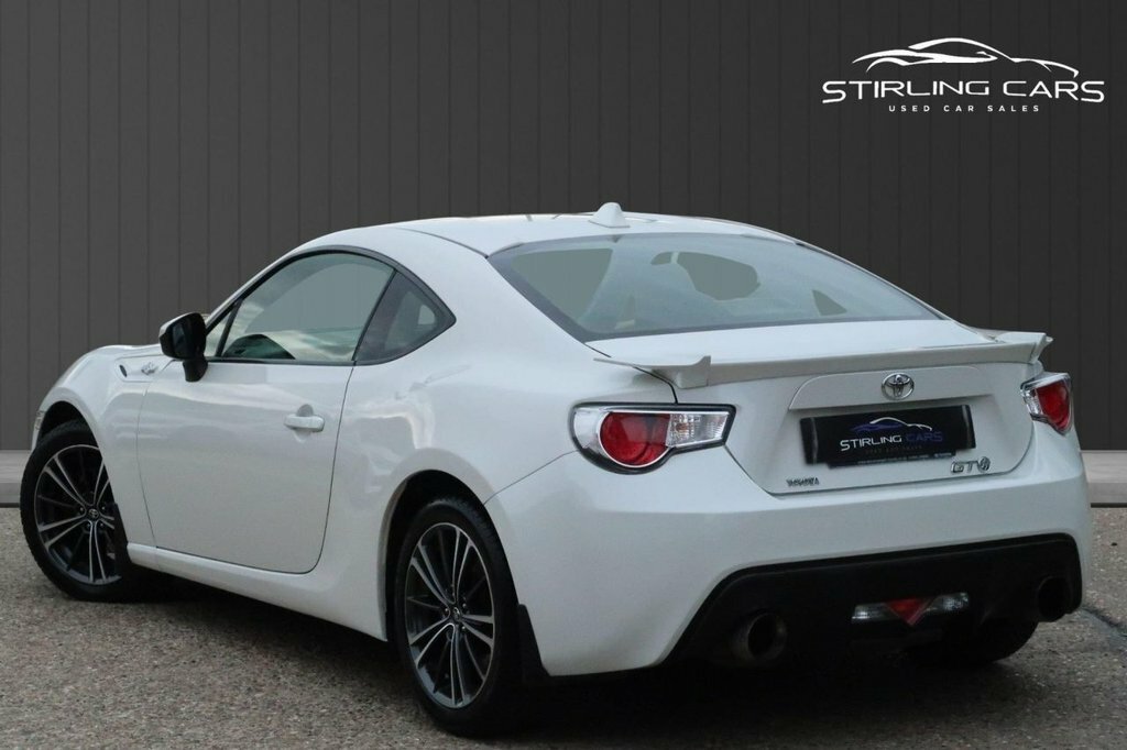 Toyota GT86 2L Null White #2