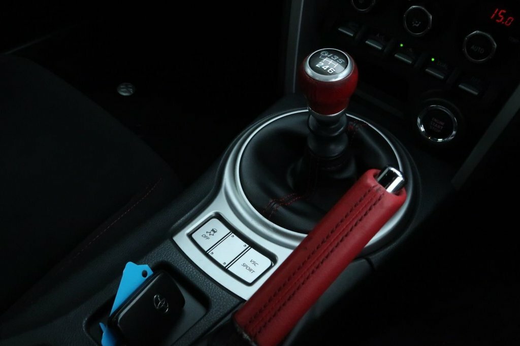 Toyota GT86 D-4s 197 White #22