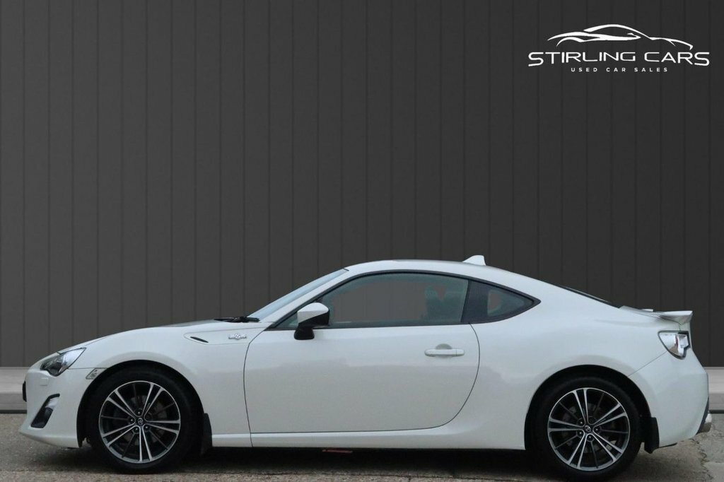 Toyota GT86 D-4s 197 White #9