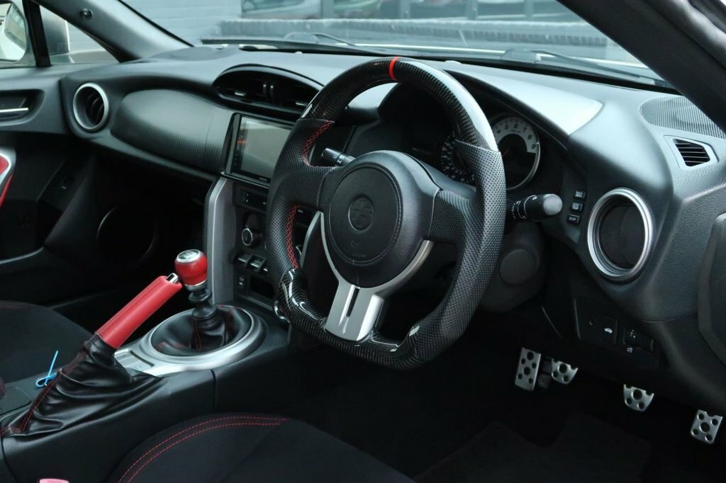 Toyota GT86 2L Null White #3
