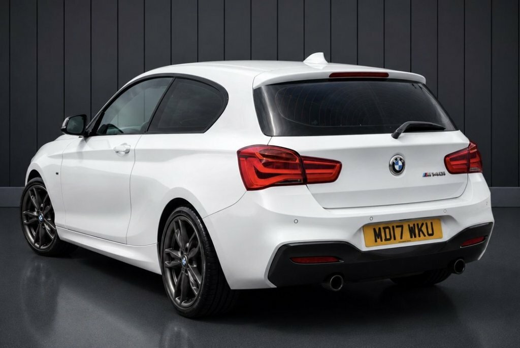 BMW 1 Series 3L Null MD17WKU White #2