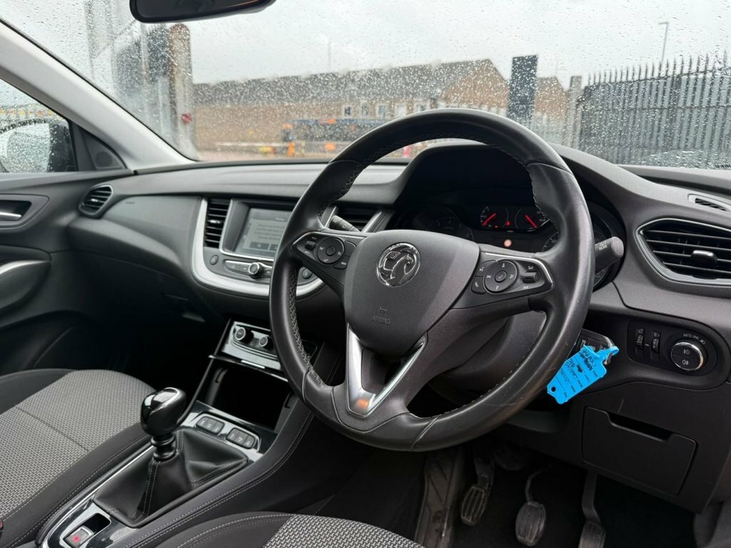 Vauxhall Grandland X 1.2L Se CX18HHT Black #2