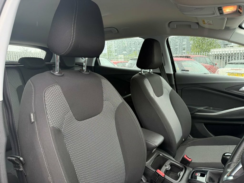 Vauxhall Grandland X 1.2L Se CX18HHT Black #4