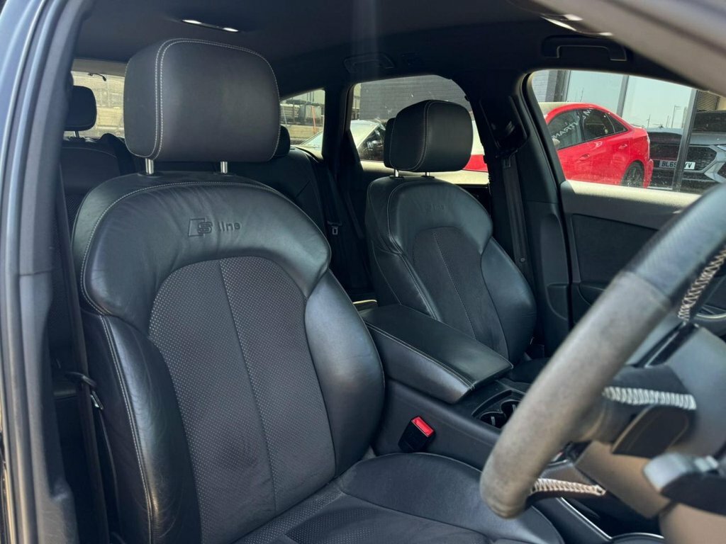 Audi A6 Avant 3L Black Edition Black #3