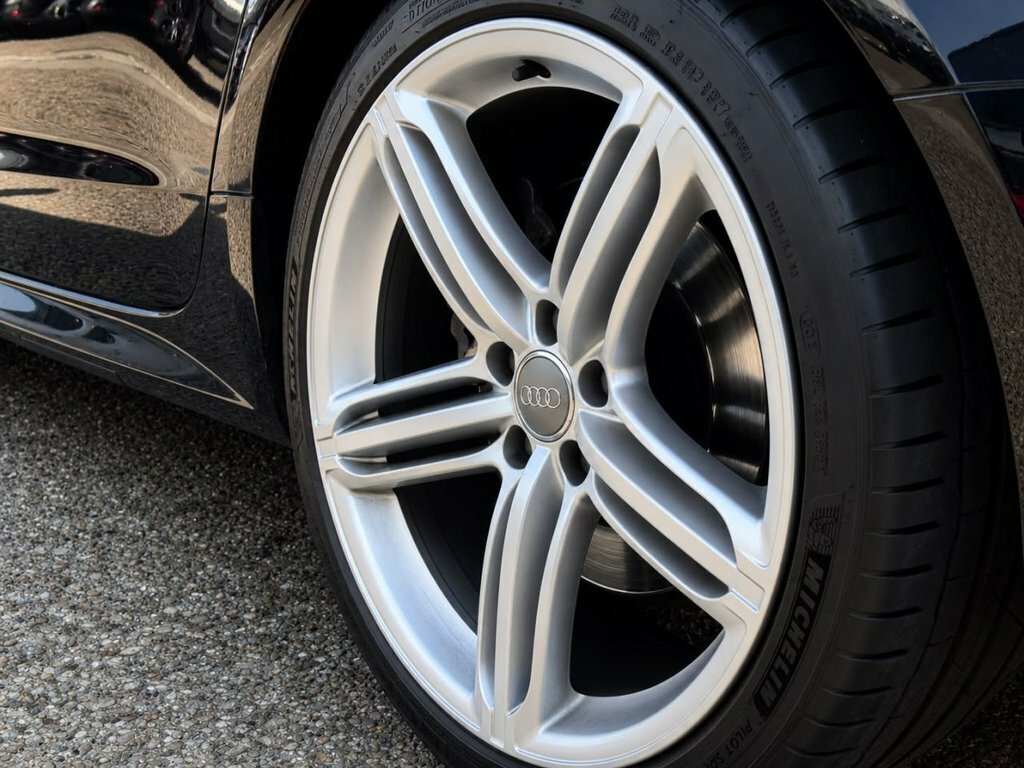Audi A6 Avant Black Edition Black #11