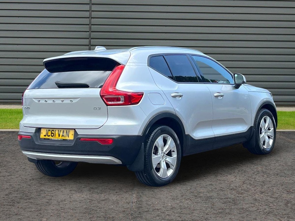 Volvo XC40 2.0 D3 Momentum Pro Suv JC61VAN Silver #3