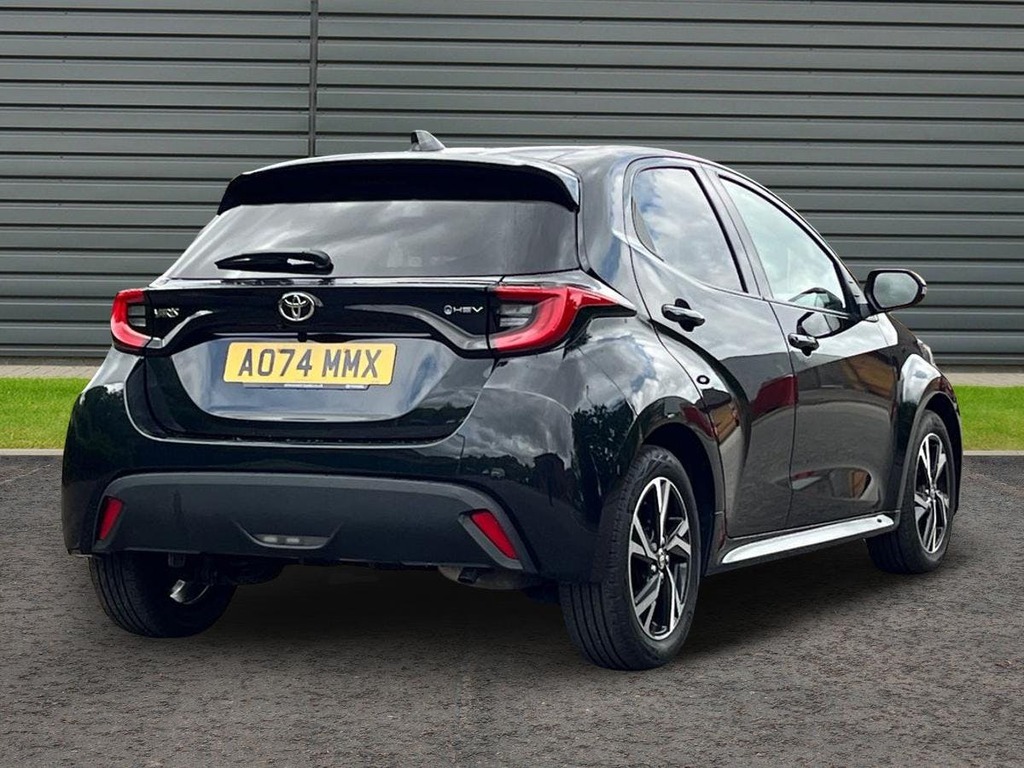 Toyota Yaris 1.5 Vvt-h Design Hatchback Hybrid E Cvt AO74MMX Black #3
