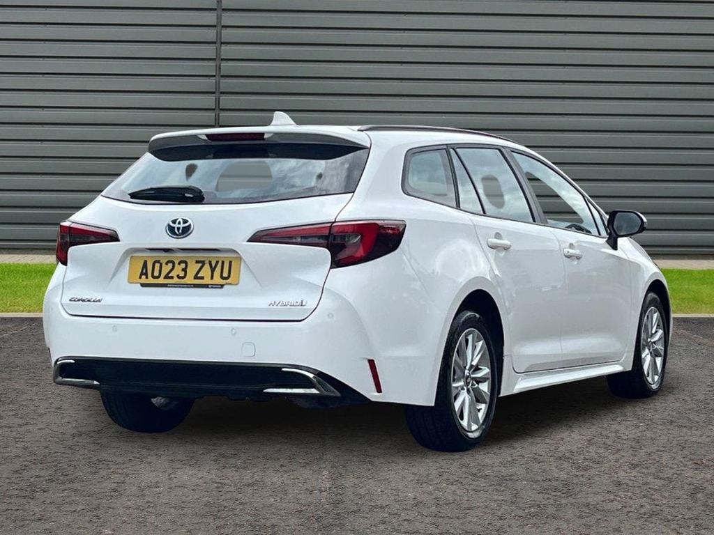 Toyota Corolla 1.8 Vvt-h Icon Touring Sports Hybrid Cv White #3
