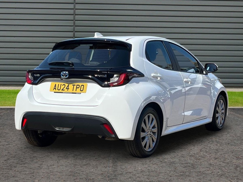 Toyota Yaris 1.5 Vvt-h Icon Hatchback Hybrid E Cvt AU24TPO White #3