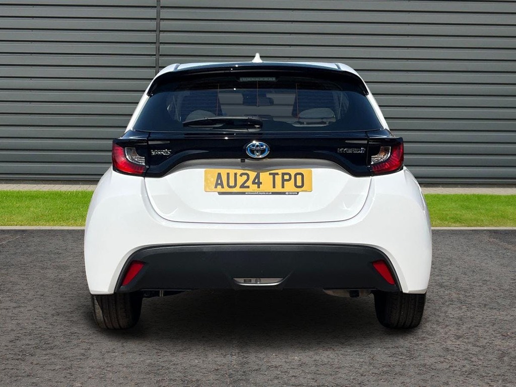 Toyota Yaris 1.5 Vvt-h Icon Hatchback Hybrid E Cvt AU24TPO White #4