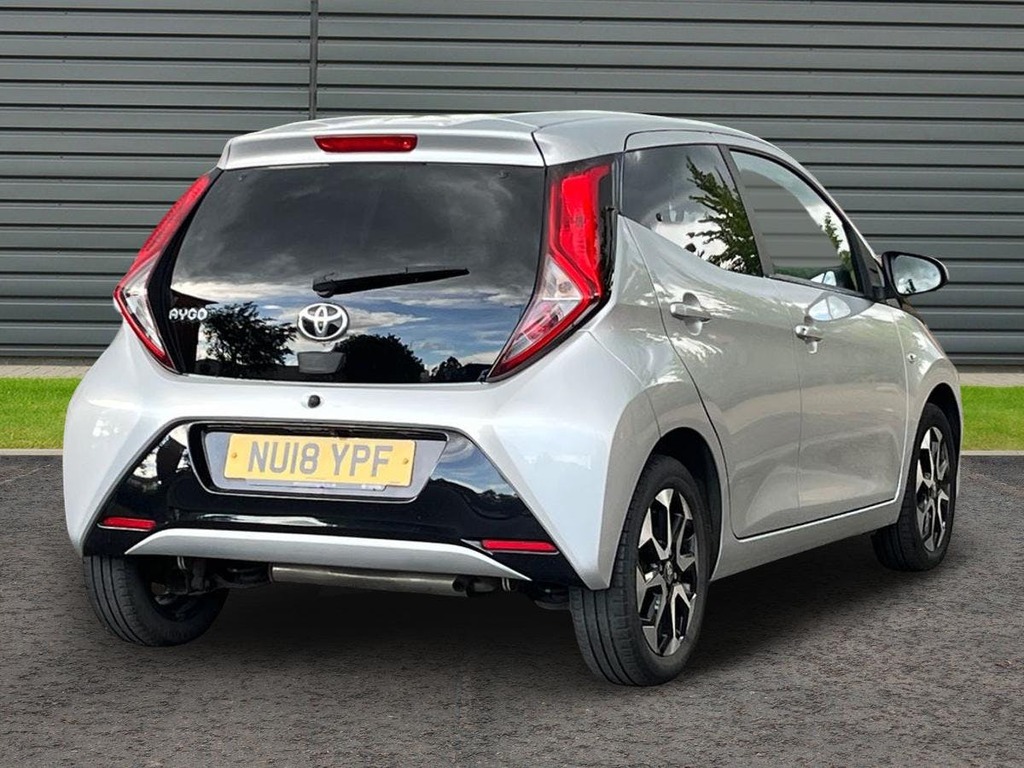 Toyota Aygo 1.0 Vvt I X Plore Hatchback NU18YPF Silver #3