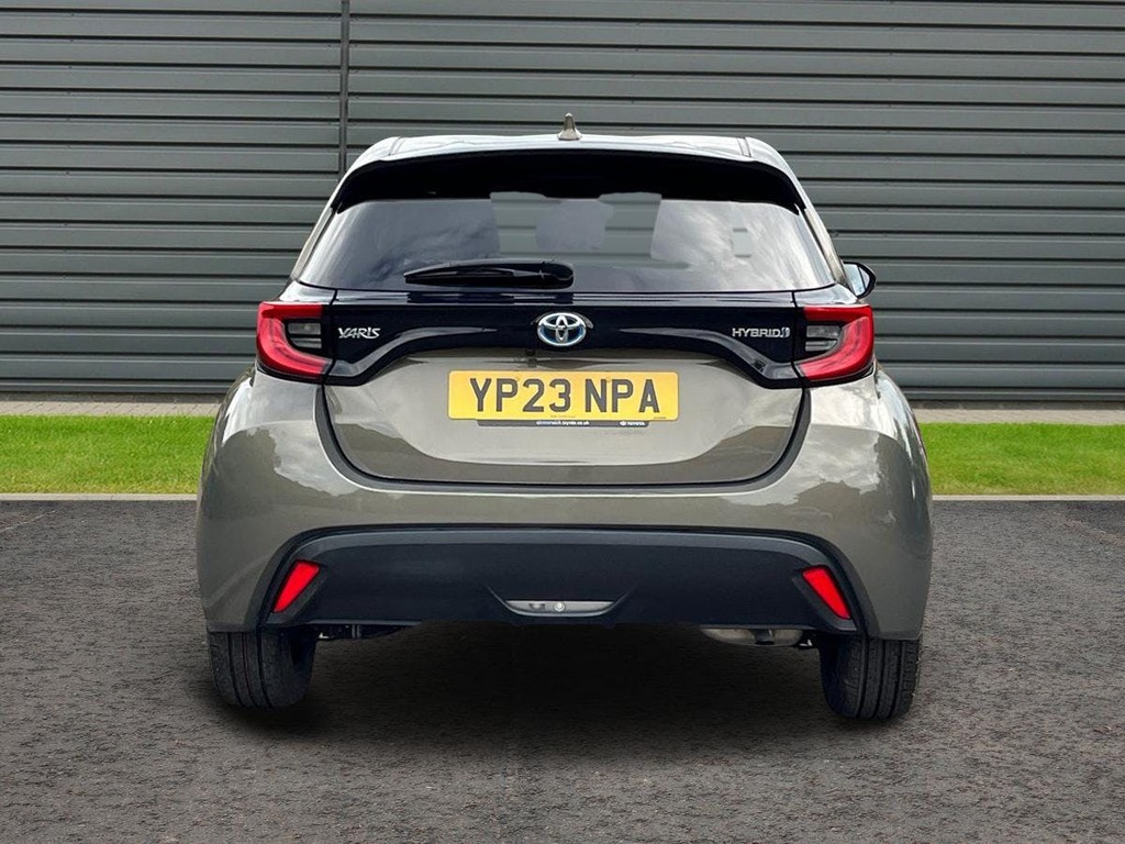 Toyota Yaris 1.5 Vvt-h Design Hatchback Hybrid E Cvt YP23NPA Brown #4