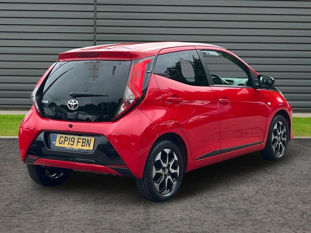 Toyota Aygo 1.0 Vvt I X Trend Hatchback Red #3