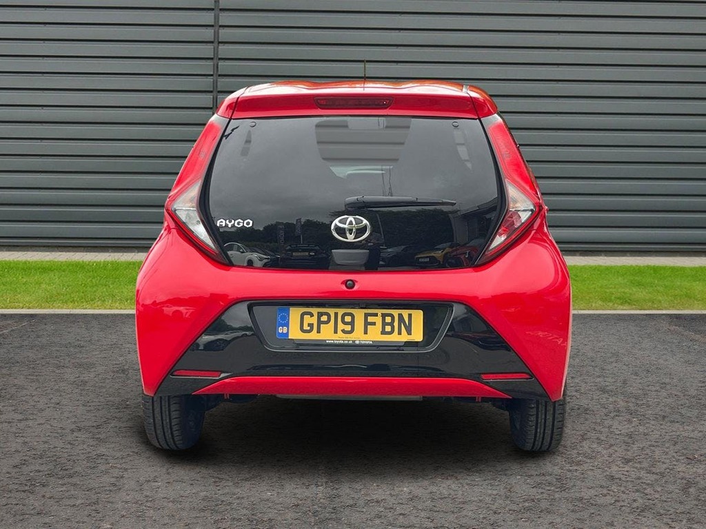 Toyota Aygo 1.0 Vvt I X Trend Hatchback Red #4