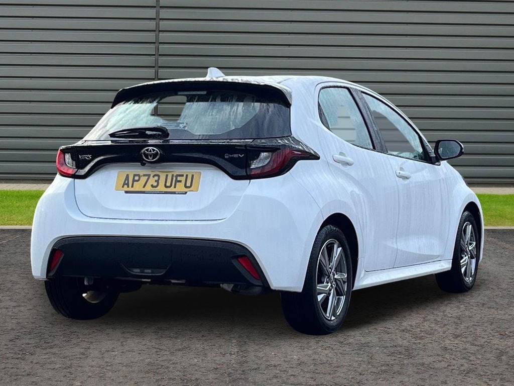 Toyota Yaris 1.5 Vvt-h Icon Hatchback Hybrid E Cvt White #3