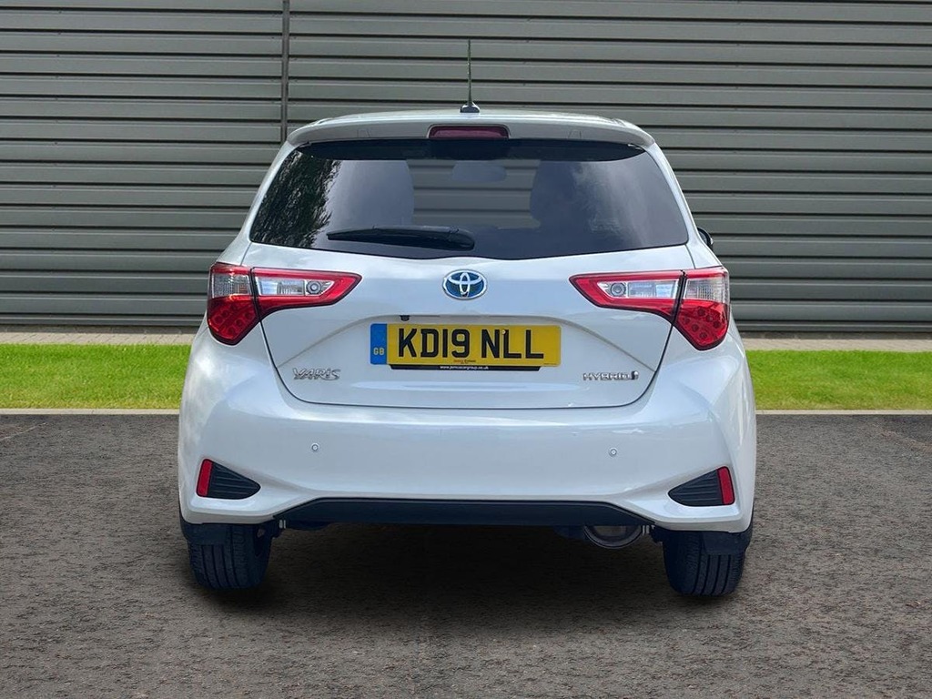 Toyota Yaris 1.5 Vvt-h Excel Hatchback Hybrid E Cvt KD19NLL White #4