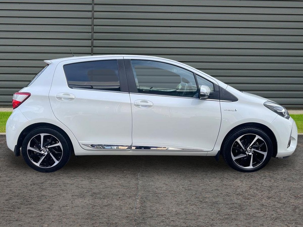 Toyota Yaris 1.5 Vvt-h Excel Hatchback Hybrid E Cvt KD19NLL White #2