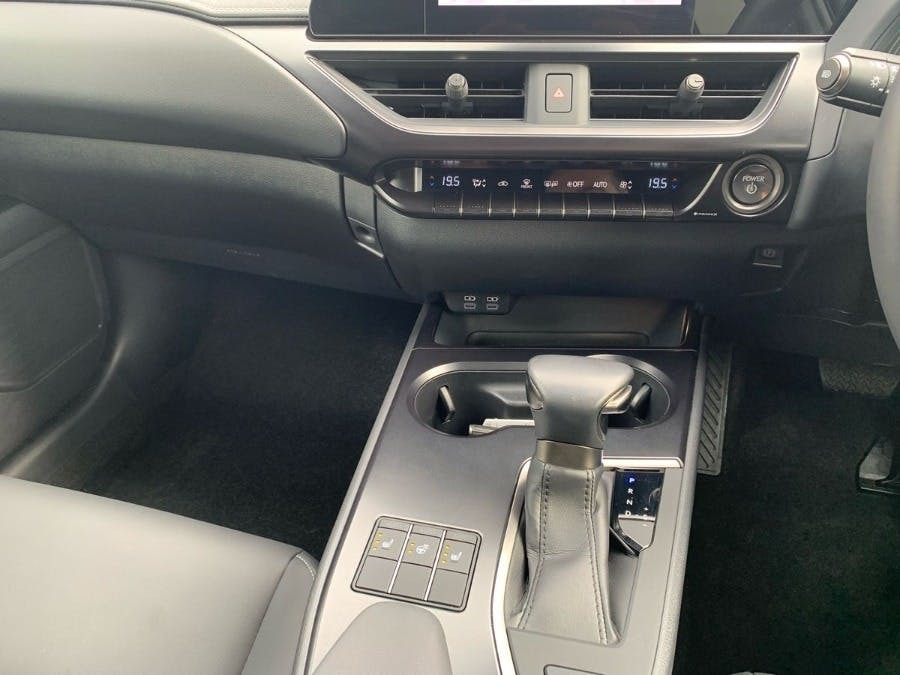 Lexus UX 2.0 250H F Sport Design Suv Hybrid E-cv White #13