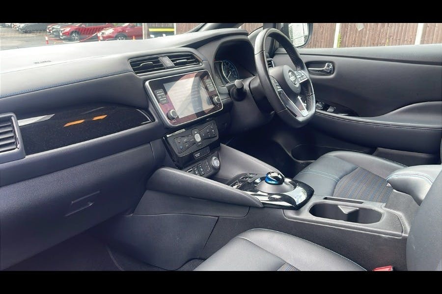 Nissan Leaf 62Kwh E Plus N Connecta Hatchback Aut Silver #4