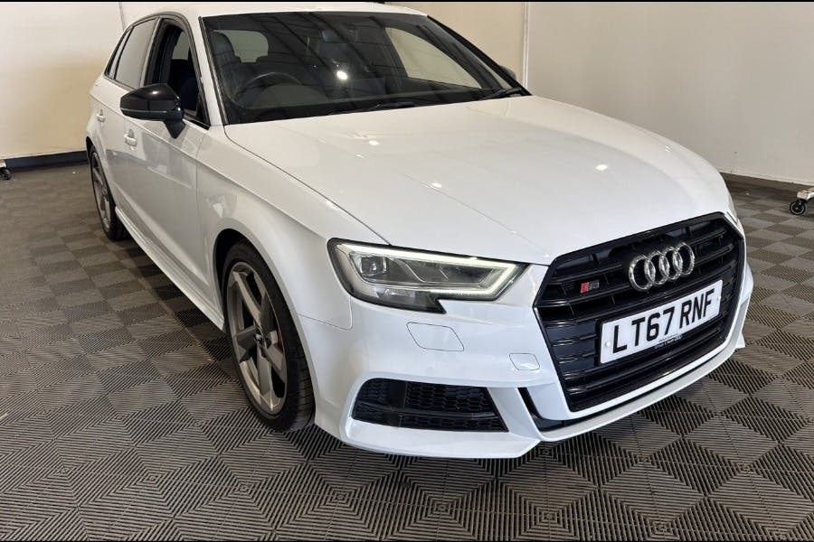 Audi S3 2.0 Tfsi Black Edition Sportback S Tron White