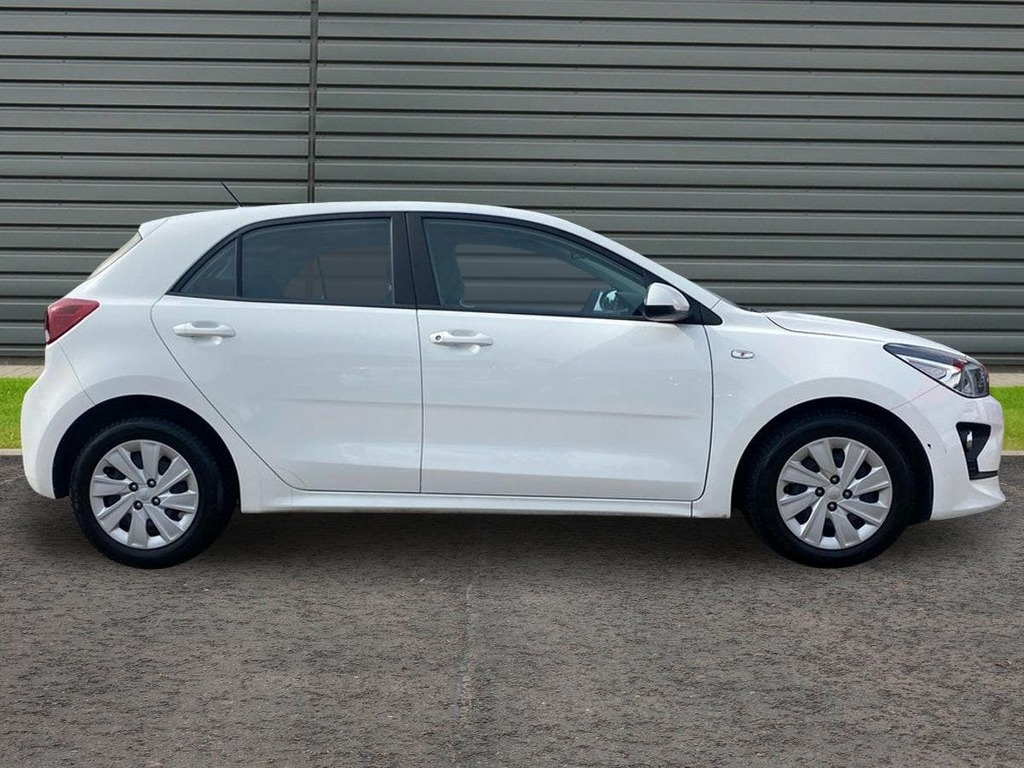 Kia RIO 1.2 1 Hatchback White #2