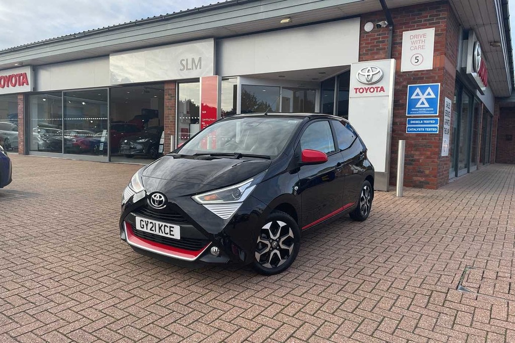 Toyota Aygo 1.0 Vvt I X Trend Hatchback Black #2